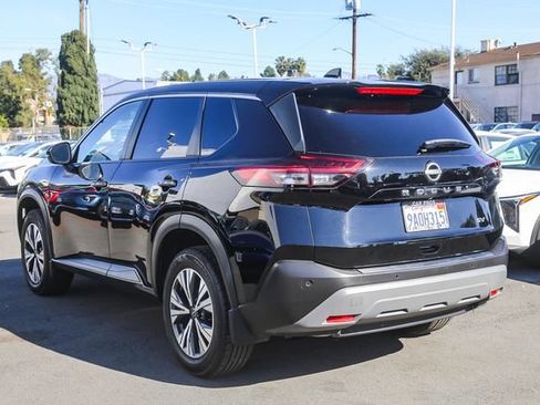 Used 2022 Nissan Rogue SV image 8