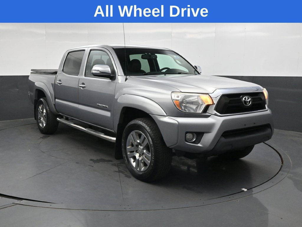 Used 2015 Toyota Tacoma 4x4 Double Cab w/ Limited Package image 2