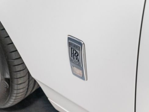 Used 2019 Rolls-Royce Phantom Sedan RWD image 19