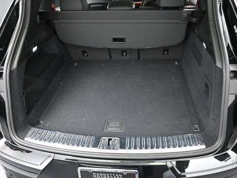 Used 2025 Porsche Cayenne S image 34