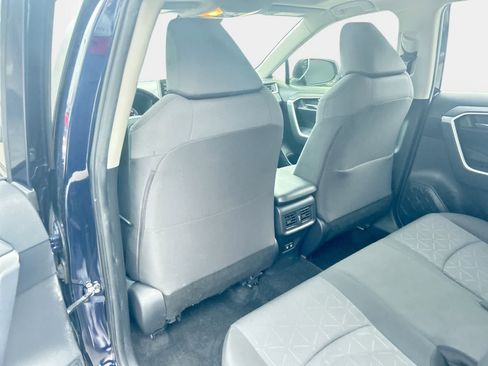Used 2019 Toyota RAV4 XLE w/ Convenience Package AWD/4WD image 12