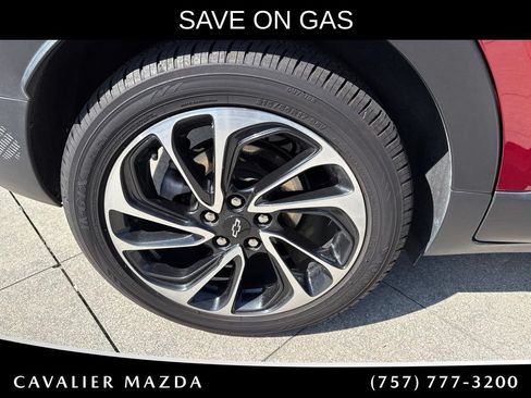 Used 2022 Chevrolet Bolt EUV Premier w/ Sun & Sound Package FWD image 21