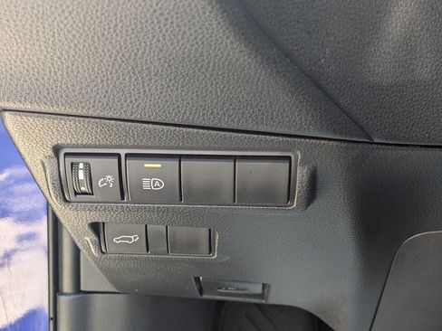 Certified 2025 Toyota Corolla Cross XLE w/ Convenience Package FWD image 16