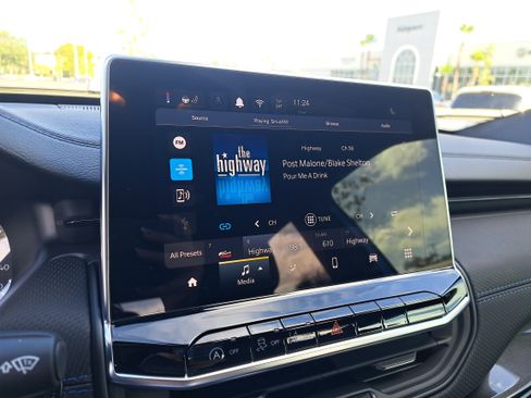 New 2026 Jeep Compass Latitude image 15