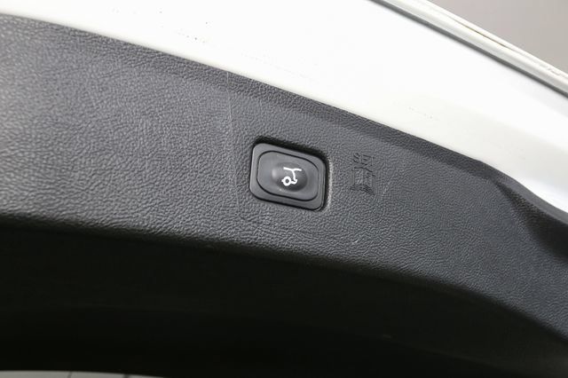 Used 2024 Ford Edge ST-Line AWD/4WD image 11