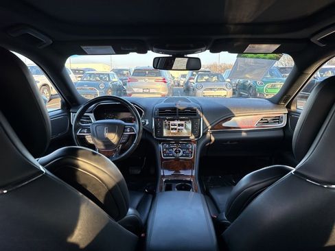 Used 2017 Lincoln Continental Reserve w/ Technology Package image 17