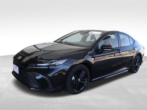 Certified 2025 Toyota Camry SE image 9