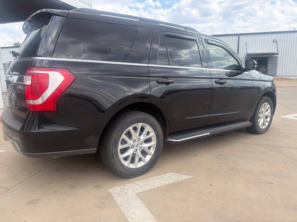 Used 2020 Ford Expedition XLT w/ Equipment Group 202A AWD/4WD image 3