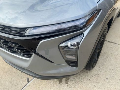 New 2026 Chevrolet Trax LT w/ Sunroof Package FWD image 13