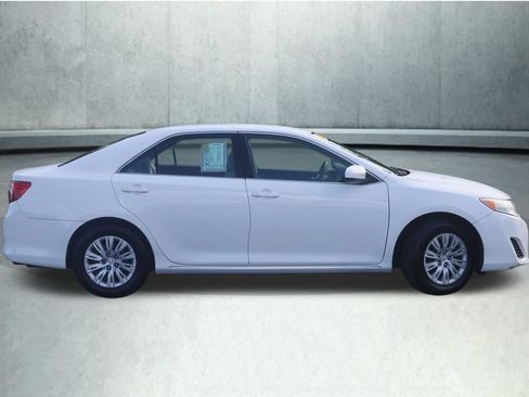 Used 2012 Toyota Camry LE FWD image 20