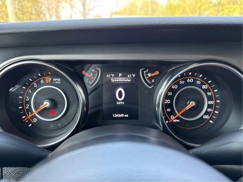 Used 2022 Jeep Gladiator Sport AWD/4WD image 17