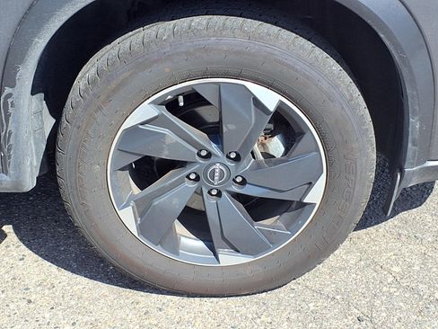Used 2025 Nissan Rogue SV AWD/4WD image 9