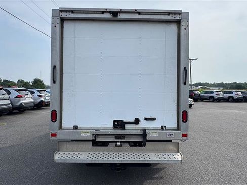 Used 2018 Ford Transit 350 156 DRW RWD image 8