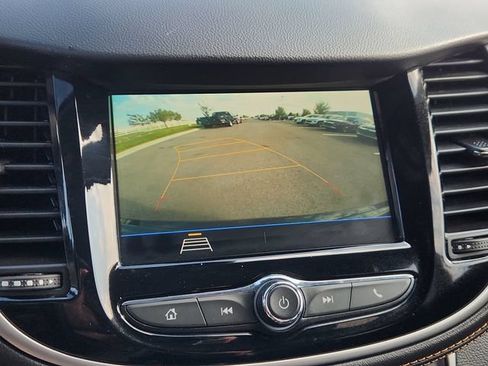 Used 2019 Chevrolet Trax LT w/ LT Convenience Package FWD image 42