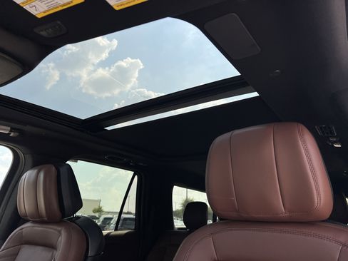 New 2025 Lincoln Navigator L Reserve image 24