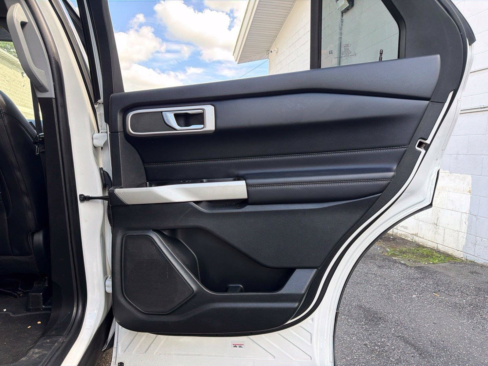 Used 2021 Ford Explorer XLT w/ Equipment Group 202A AWD/4WD image 16