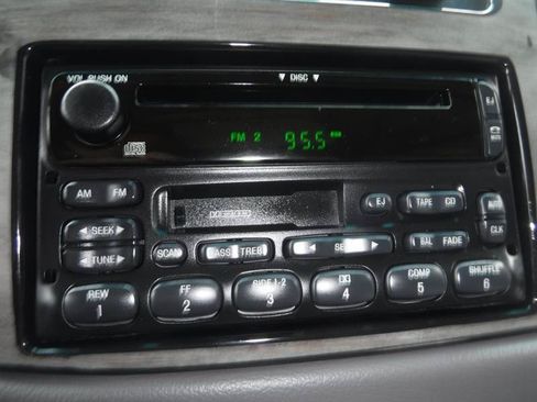 Used 2000 Ford E-150 and Econoline 150 RWD image 39