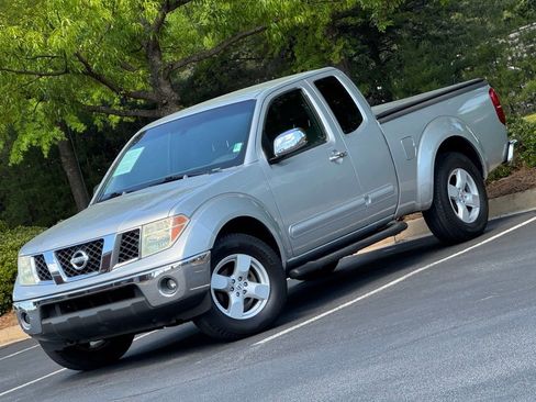 Used 2006 Nissan Frontier LE RWD image 1