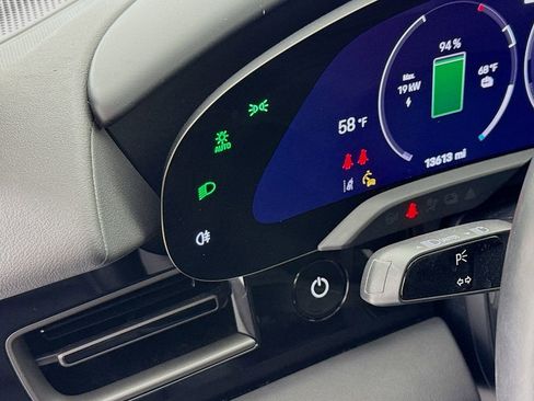 Certified 2025 Porsche Taycan w/ Premium Package image 15