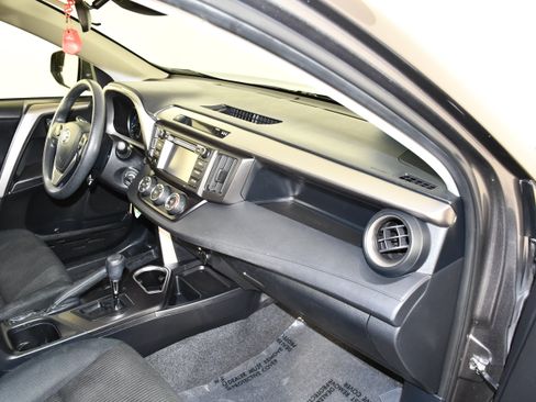 Used 2018 Toyota RAV4 LE w/ All Weather Liner Package AWD/4WD image 40