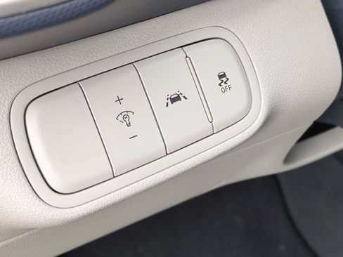 Used 2022 Hyundai Venue Limited FWD image 34