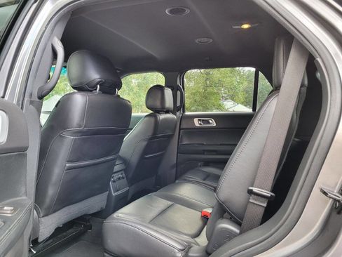 Used 2013 Ford Explorer XLT image 6