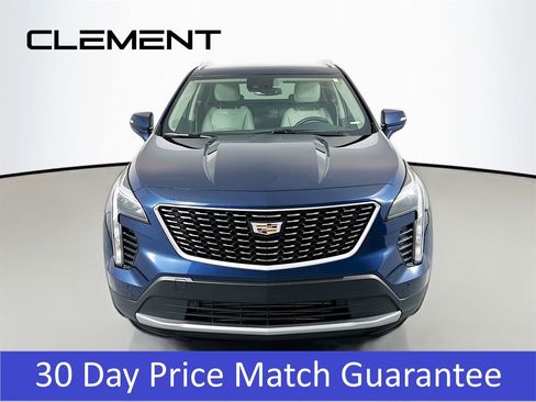 Used 2022 Cadillac XT4 Premium Luxury image 2