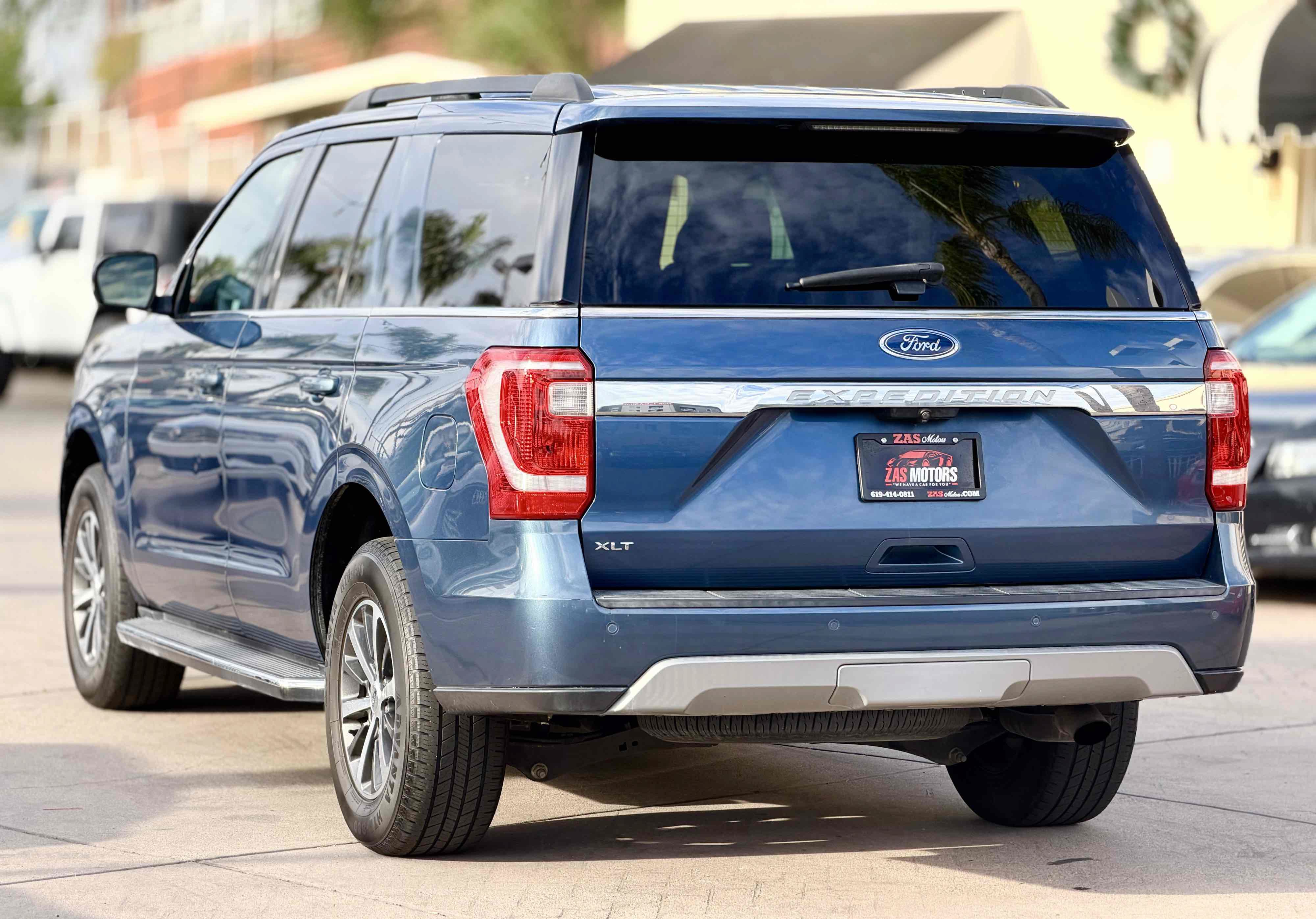 Used 2019 Ford Expedition XLT w/ Equipment Group 202A RWD image 8
