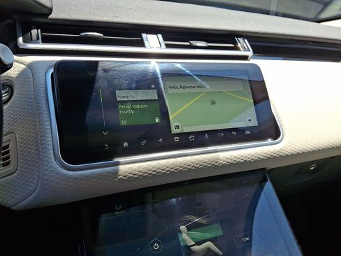 Used 2020 Land Rover Range Rover Velar S AWD/4WD image 19