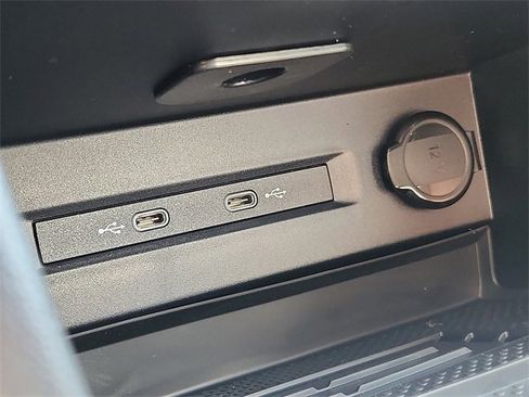 New 2025 Volkswagen Taos SE image 12