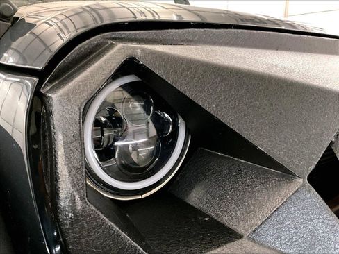 Used 2018 Jeep Wrangler Sport AWD/4WD image 27
