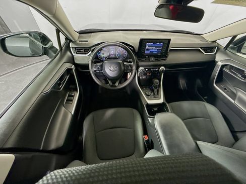 Used 2021 Toyota RAV4 LE AWD/4WD image 22