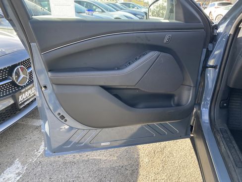 Used 2023 Ford Mustang Mach-E Select image 19