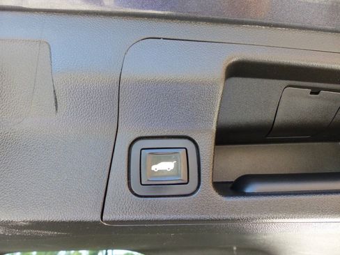 Used 2017 GMC Acadia SLT AWD/4WD image 51