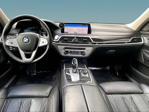 Used 2021 BMW 740i xDrive w/ Luxury Rear Seating Package AWD/4WD image 7
