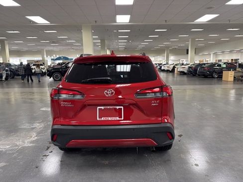 Certified 2024 Toyota Corolla Cross XLE image 6
