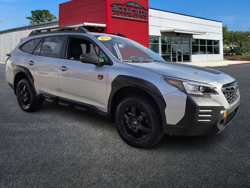 Used 2022 Subaru Outback Wilderness image 7