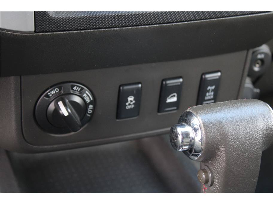 Used 2012 Nissan Xterra PRO-4X AWD/4WD image 21