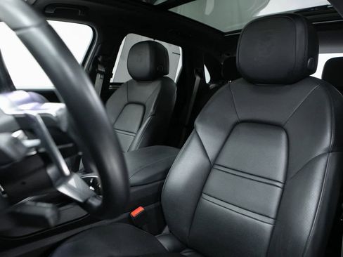 Certified 2023 Porsche Cayenne S Platinum image 5