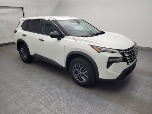 Used 2024 Nissan Rogue S AWD/4WD image 11