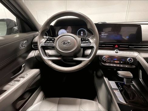 Used 2023 Hyundai Elantra SEL w/ Convenience Package FWD image 6