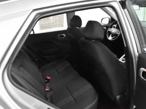 Used 2024 Hyundai Venue SEL image 17