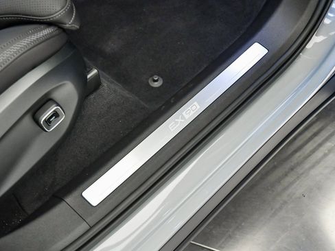 New 2025 Volvo EX90 Ultra w/ Protection Package Premier image 20