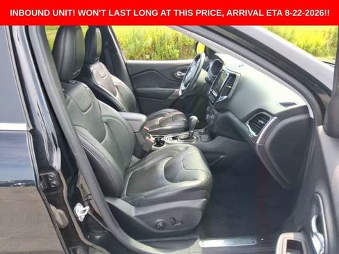 Used 2019 Jeep Cherokee Limited w/ Luxury Group AWD/4WD image 16