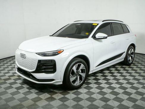 Used 2025 Audi Q6 e-tron Premium Plus w/ Premium Plus AWD/4WD image 27