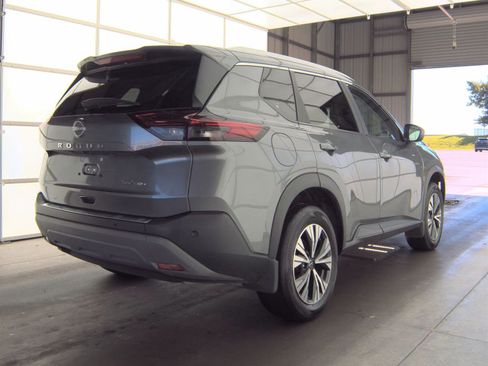 Used 2023 Nissan Rogue SV w/ SV Premium B Package AWD/4WD image 2