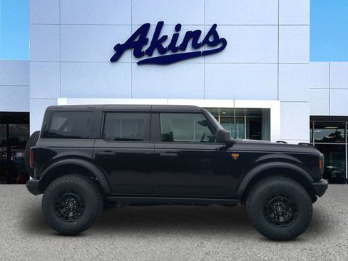 New 2026 Ford Bronco Badlands AWD/4WD image 1