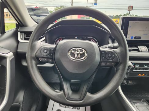 Used 2025 Toyota RAV4 XLE AWD/4WD image 20