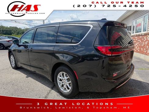 Used 2024 Chrysler Pacifica Touring-L FWD image 24