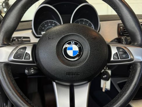Used 2005 BMW Z4 2.5i RWD image 14